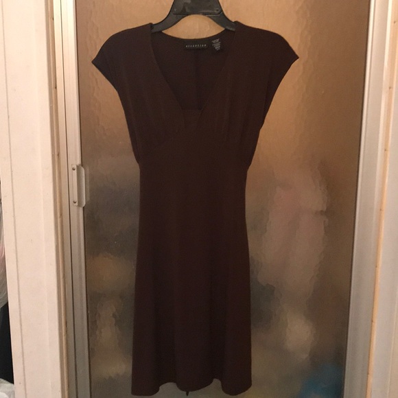 🌞EUC🌞 Lightweight Brown Dress - Picture 3 of 7